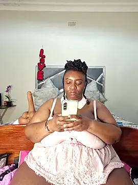 Snapshot of ThickianaRider chatting on May 19, 3:13 am ThickianaRider online show from May 19, 3:13 am
