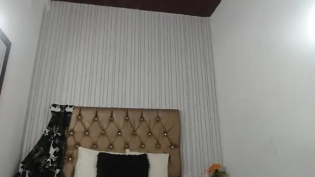 Snapshot of veneno_hot chatting on December 30, 2:08 pm veneno hot online show from December 30, 2:08 pm