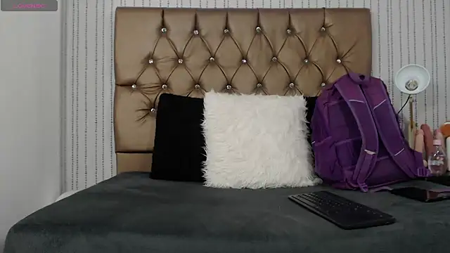 Snapshot of veneno_hot chatting on February 5, 1:22 pm veneno hot online show from February 5, 1:22 pm
