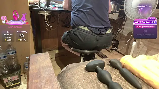 misteryman1956 online show from July 8, 7:35 am