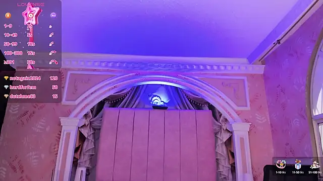 Snapshot of sheyla_sweet18 chatting on February 22, 10:40 am sheyla sweet18 online show from February 22, 10:40 am