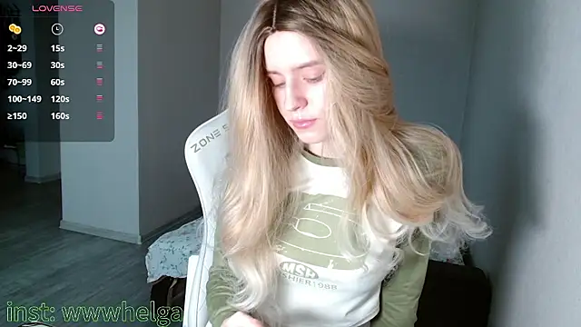 Snapshot of LizaKisses chatting on January 14, 6:30 am LizaKisses online show from January 14, 6:30 am