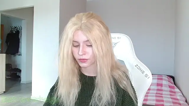 Snapshot of LizaKisses chatting on February 5, 7:46 am LizaKisses online show from February 5, 7:46 am