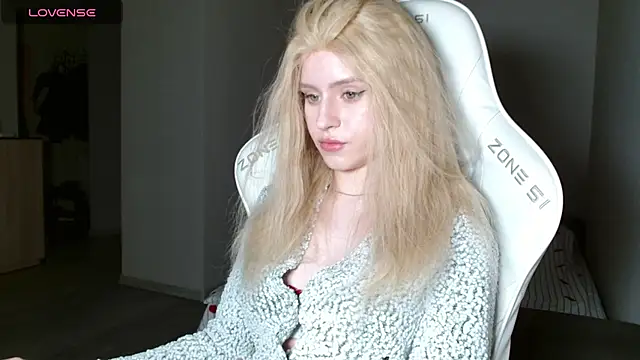 Snapshot of LizaKisses chatting on February 13, 3:30 pm LizaKisses online show from February 13, 3:30 pm