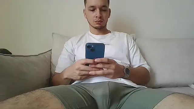 Snapshot of LabronsAd chatting on October 20, 3:56 pm LabronsAd online show from October 20, 3:56 pm