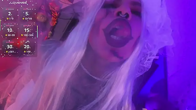 delilah fix online show from October 31, 8:43 pm