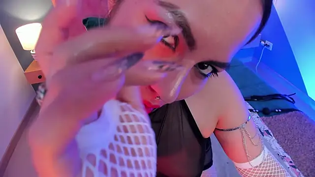 delilah fix online show from November 25, 8:20 pm