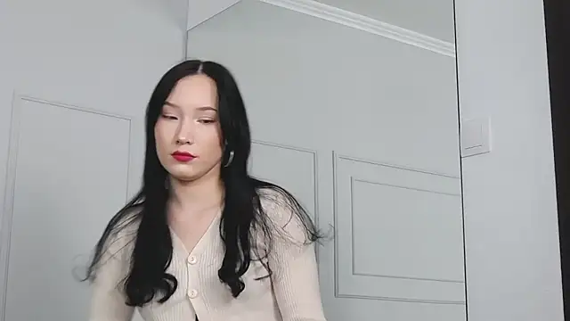 Snapshot of LeilaLow chatting on December 25, 12:05 pm LeilaLow online show from December 25, 12:05 pm