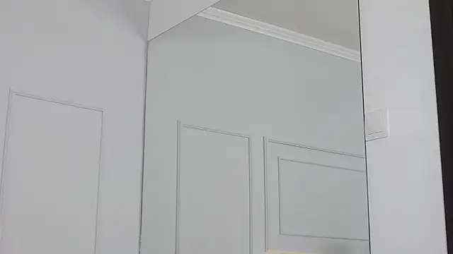 Snapshot of LeilaLow chatting on January 9, 12:09 pm LeilaLow online show from January 9, 12:09 pm