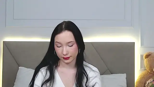 Snapshot of LeilaLow chatting on January 15, 3:18 pm LeilaLow online show from January 15, 3:18 pm