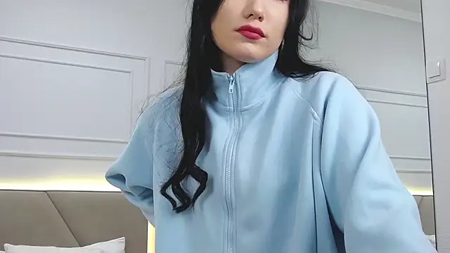 Snapshot of LeilaLow chatting on January 17, 12:10 pm LeilaLow online show from January 17, 12:10 pm