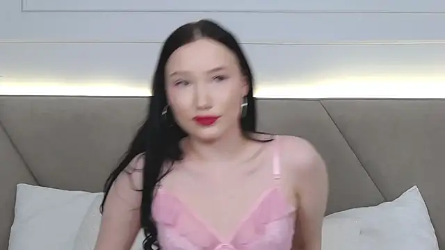 Snapshot of LeilaLow chatting on January 21, 3:10 pm LeilaLow online show from January 21, 3:10 pm