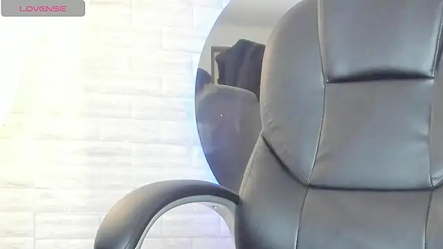 Snapshot of nicole__parker1 chatting on February 5, 1:00 pm nicole parker1 online show from February 5, 1:00 pm