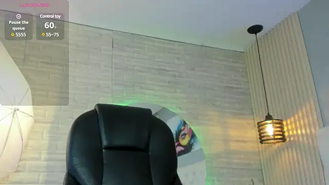 Snapshot of nicole__parker1 chatting on February 12, 12:22 pm nicole parker1 online show from February 12, 12:22 pm