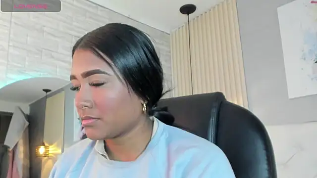 Snapshot of nicole__parker1 chatting on February 19, 12:33 pm nicole parker1 online show from February 19, 12:33 pm