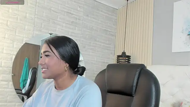 Snapshot of nicole__parker1 chatting on February 23, 12:37 pm nicole parker1 online show from February 23, 12:37 pm