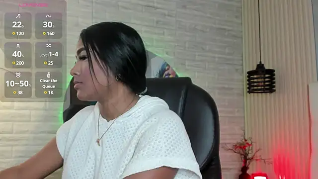 Snapshot of nicole__parker1 chatting on March 15, 12:13 pm nicole parker1 online show from March 15, 12:13 pm