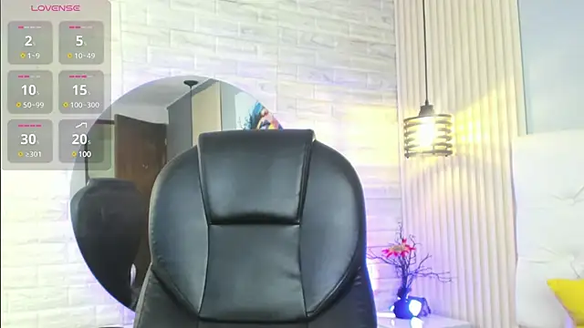 Snapshot of nicole__parker1 chatting on March 21, 6:40 pm nicole parker1 online show from March 21, 6:40 pm