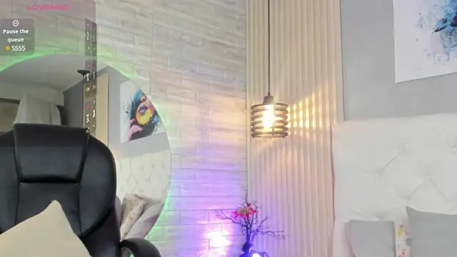 Snapshot of nicole__parker1 chatting on March 22, 3:42 pm nicole parker1 online show from March 22, 3:42 pm