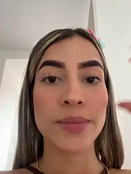 Issabela G1 online show from December 7, 8:38 pm