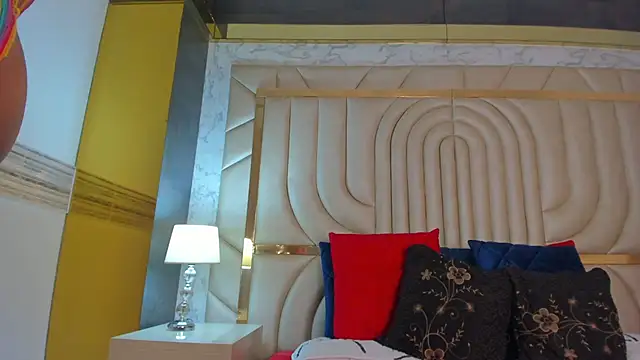 Snapshot of Bylie_Hills chatting on January 24, 4:48 am Bylie Hills online show from January 24, 4:48 am