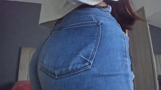 Charlotte Olsen  online show from February 13, 6:48 pm