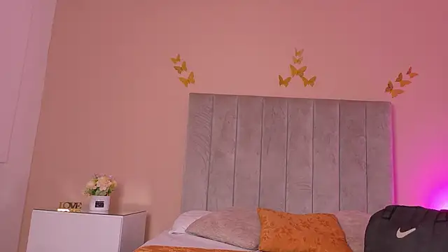 Charlotte Olsen  online show from June 25, 7:51 pm