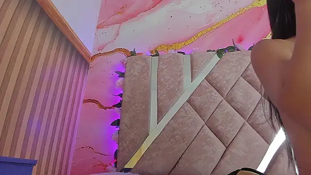 Snapshot of Bella__sweet chatting on February 23, 10:56 am Bella sweet online show from February 23, 10:56 am