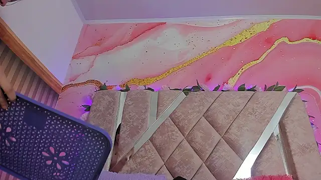 Snapshot of Bella__sweet chatting on February 28, 10:38 am Bella sweet online show from February 28, 10:38 am