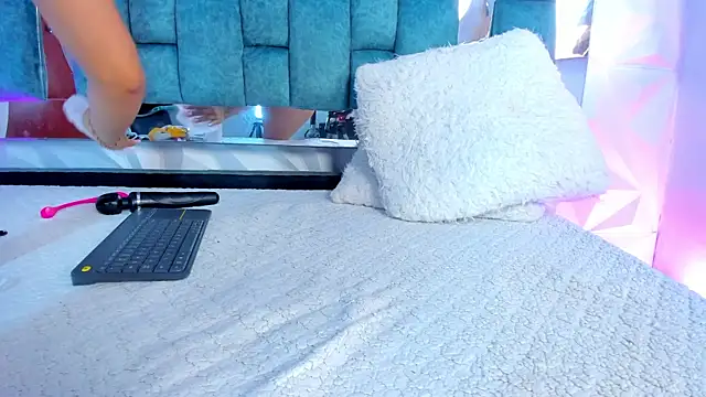 Nanda Vixen online show from February 12, 1:59 pm