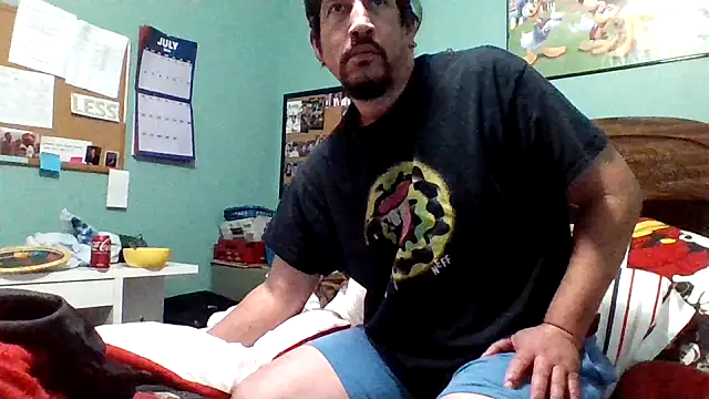 Snapshot of Curved4Pleasure chatting on October 28, 10:45 pm Curved4Pleasure online show from October 28, 10:45 pm