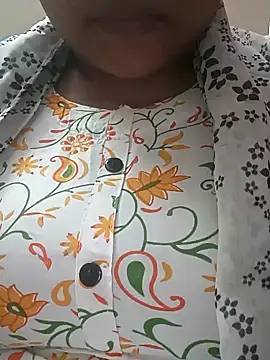 Snapshot of Ashwini_Gowda_91 chatting on December 6, 1:44 pm Ashwini Gowda 91 online show from December 6, 1:44 pm