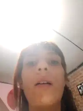 Snapshot of spacegirlll chatting on December 15, 8:30 am spacegirlll online show from December 15, 8:30 am