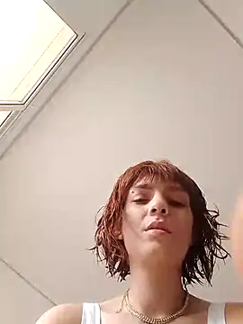 Snapshot of spacegirlll chatting on December 24, 3:16 pm spacegirlll online show from December 24, 3:16 pm