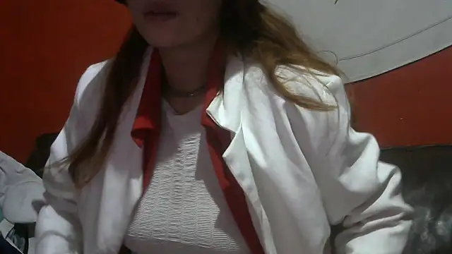 Snapshot of spacegirlll chatting on December 25, 8:28 pm spacegirlll online show from December 25, 8:28 pm