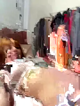 Snapshot of spacegirlll chatting on December 14, 11:26 am spacegirlll online show from December 14, 11:26 am