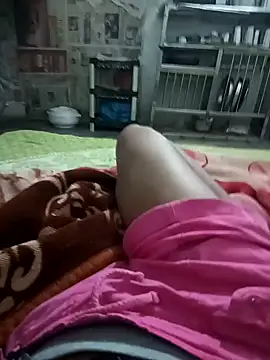 Snapshot of zoya_khan25 chatting on December 4, 7:28 am zoya khan25 online show from December 4, 7:28 am