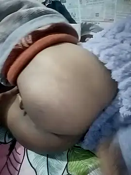 Snapshot of zoya_khan25 chatting on December 26, 3:10 pm zoya khan25 online show from December 26, 3:10 pm