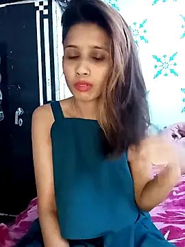 Snapshot of zoya_khan25 chatting on March 13, 6:37 am zoya khan25 online show from March 13, 6:37 am