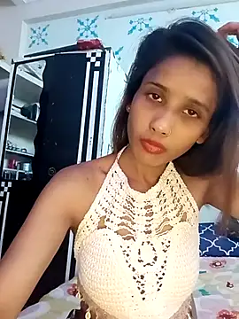 Snapshot of zoya_khan25 chatting on March 17, 7:57 am zoya khan25 online show from March 17, 7:57 am