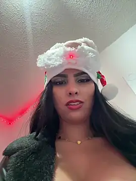 Snapshot of Maddy_Rouse_ chatting on December 25, 2:46 am Maddy Rouse  online show from December 25, 2:46 am