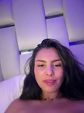 Snapshot of Maddy_Rouse_ chatting on January 6, 1:42 am Maddy Rouse  online show from January 6, 1:42 am