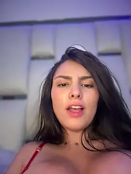 Snapshot of Maddy_Rouse_ chatting on January 18, 4:04 am Maddy Rouse  online show from January 18, 4:04 am