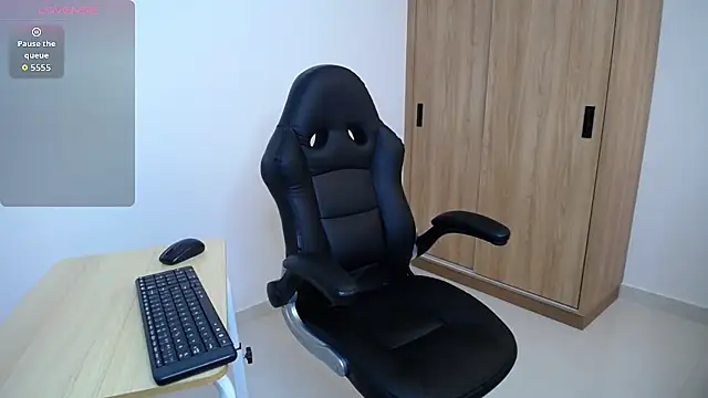 karoll marquez online show from December 21, 3:08 pm