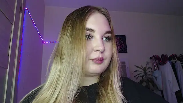 Greeenfriends6969 online show from December 21, 6:44 pm