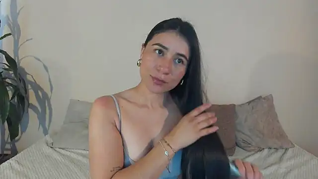 ChloeTurner  online show from February 2, 6:53 pm