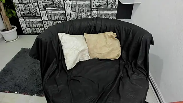 ChloeTurner  online show from February 4, 2:32 pm