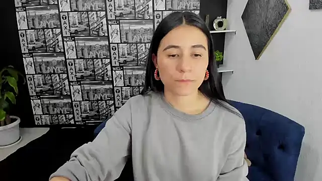 ChloeTurner  online show from March 18, 5:53 pm