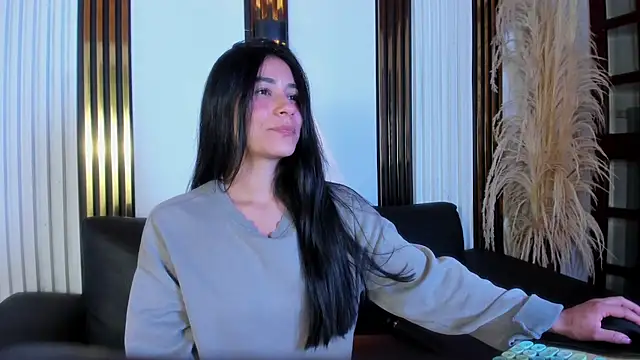 ChloeTurner  online show from March 31, 8:09 pm