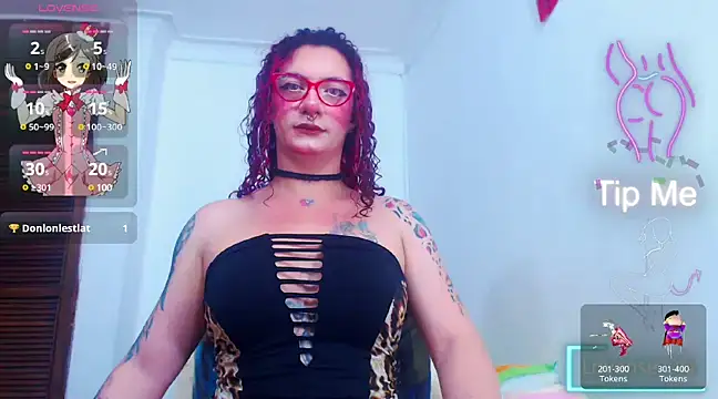 Snapshot of Skarleth77 chatting on February 3, 9:19 am Skarleth77 online show from February 3, 9:19 am